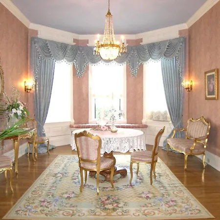 Alexander Mansion Bed And Breakfast-2